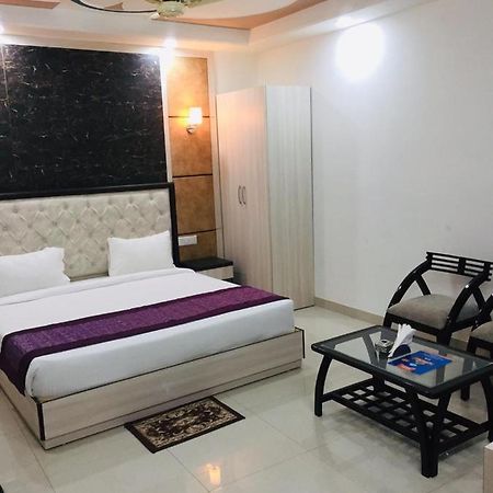 The Magnum Bed and Breakfast New Delhi Exteriör bild