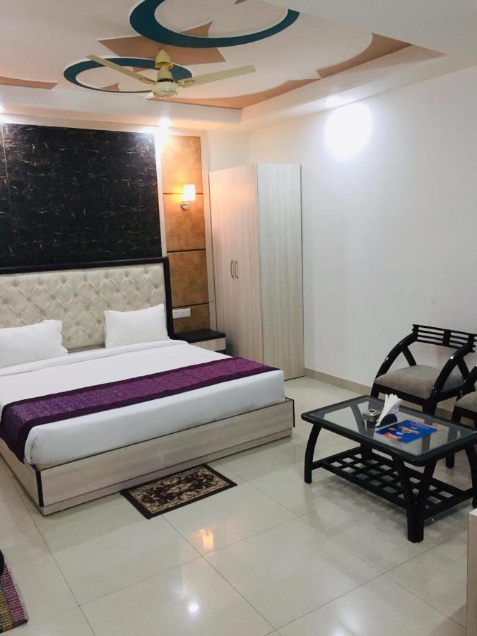 The Magnum Bed and Breakfast New Delhi Exteriör bild